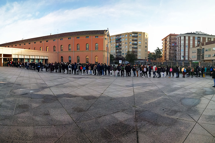Medio millar de alumnos de Bachillerato de centros privados solicitan a la Consejería información sobre las opciones de trasladar su expediente a la red pública